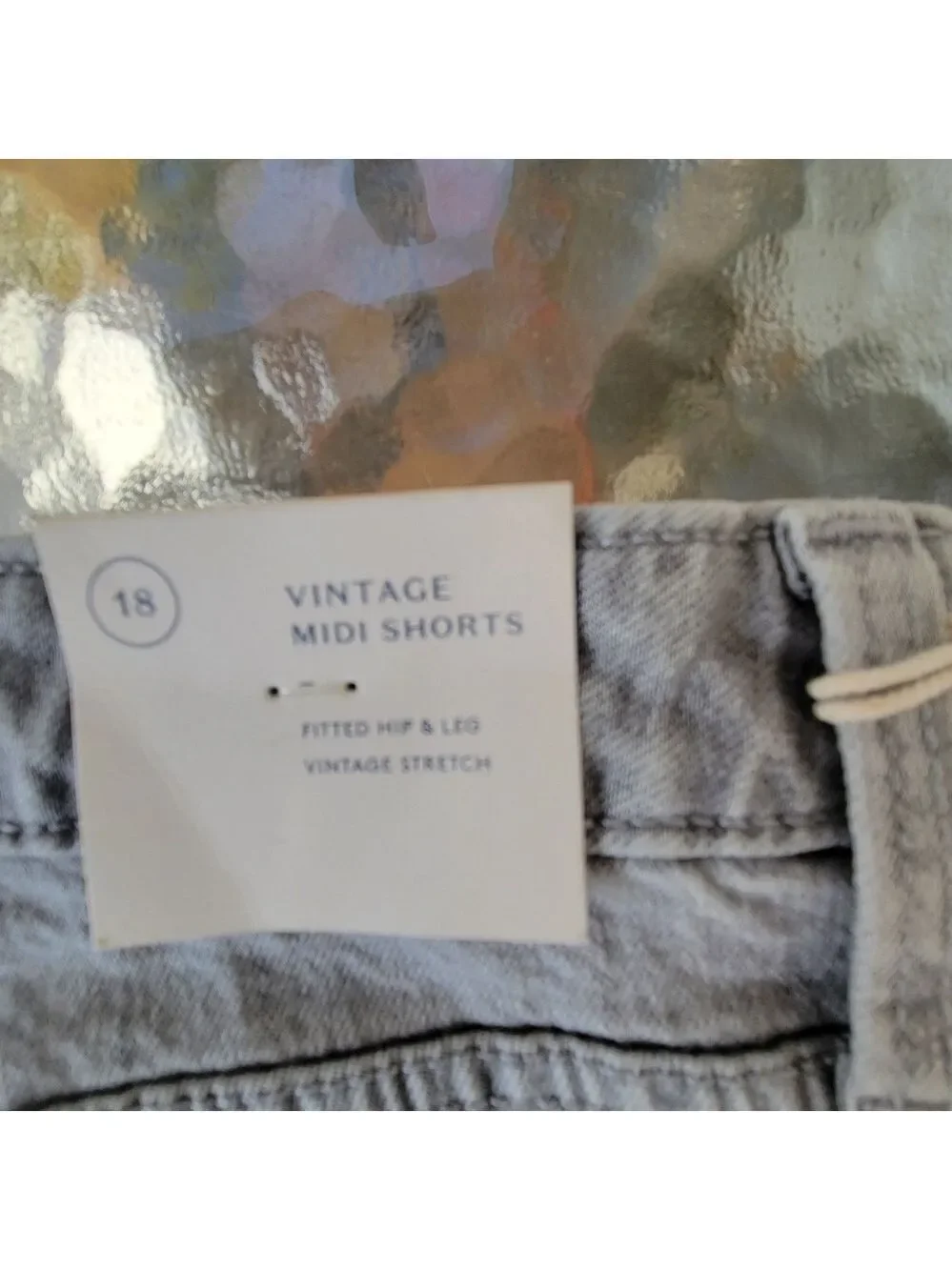 NWT Universal Thread jean shorts size 18